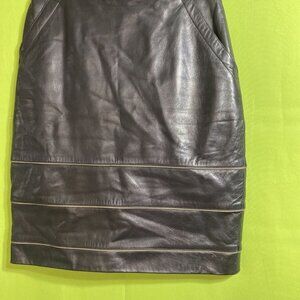 ESCADA BY MARGARETHA LEY WOMEN LEATHER SKIRT DARK BLUE W BROWN TRIM AROUND SZ 40